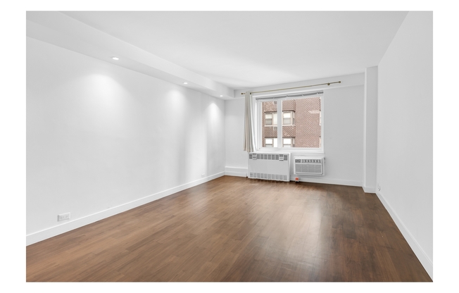 411 E 53 ST