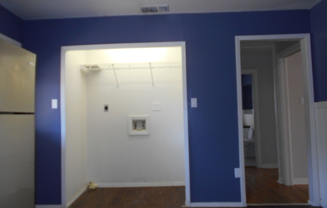 3 beds, 1 bath, $1,025