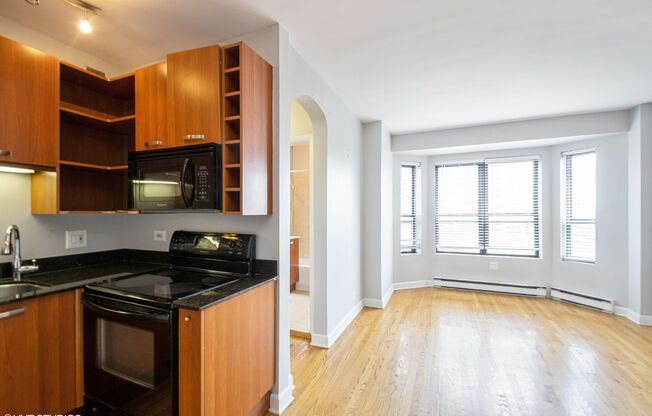 1 bed, 1 bath, $1,650, Unit 902