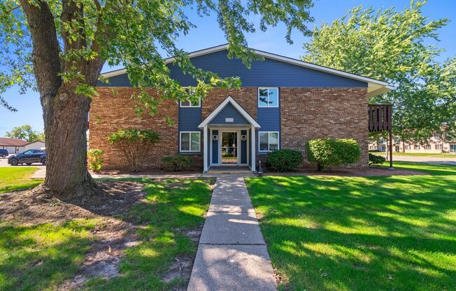 2 beds, 1.5 baths, 905 sqft, $969.99, Unit B20
