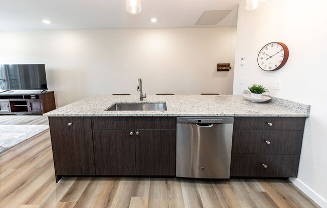 2 beds, 2 baths, 855 sqft, $1,850, Unit 5661 #304 Silverstone