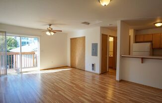 Bustling SE Division: 2nd Floor Studio w/Balcony Ready Mid-July!