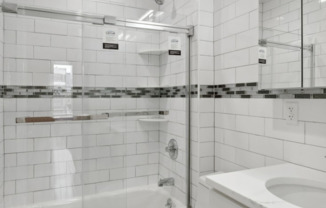 338 W 72 ST