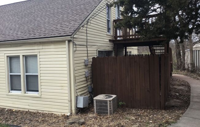 Studio, 1 bath, 800 sqft, $725, Unit 4D