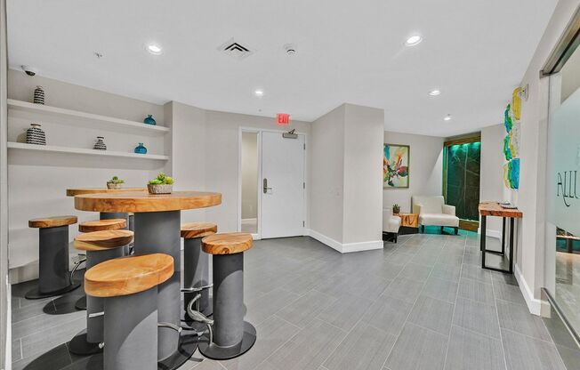 2 beds, 2 baths, $2,600, Unit # 3702