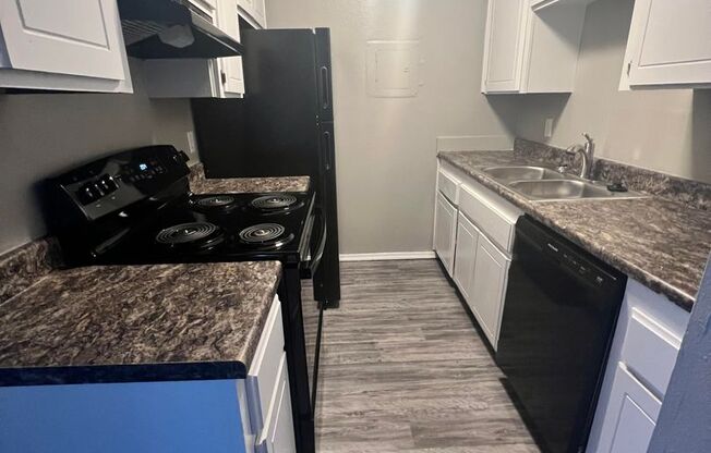 1 bed, 1 bath, 702 sqft, $885, Unit 36C