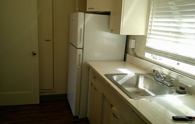 Studio, 1 bath, 500 sqft, $1,250, Unit 808 D St