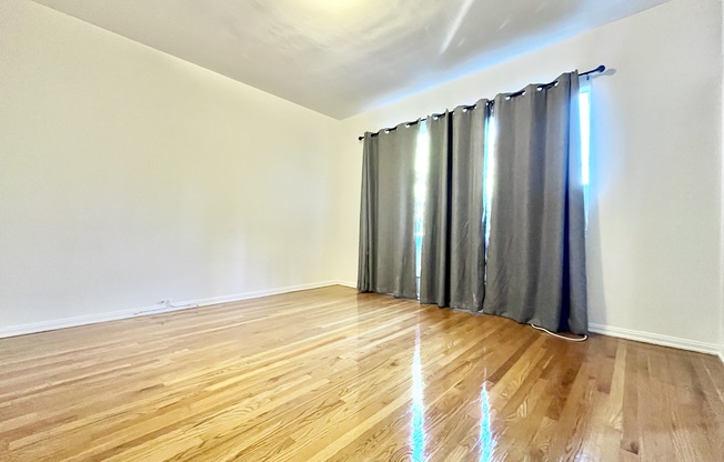 2 beds, 1 bath, $2,695