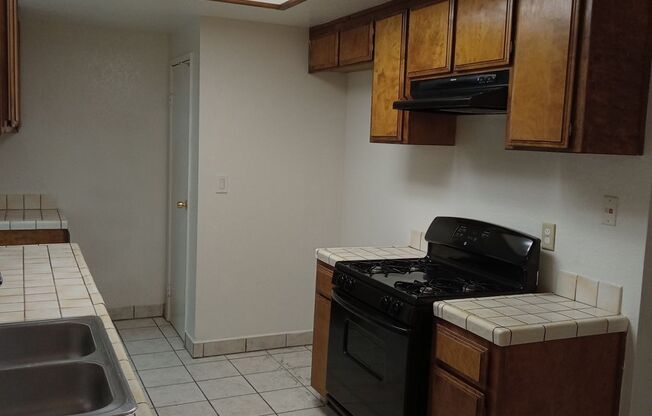 2 beds, 1.5 baths, 900 sqft, $1,550, Unit Unit D