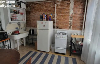 76 Myrtle St.