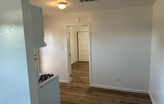 1 bed, 1 bath, 450 sqft, $995