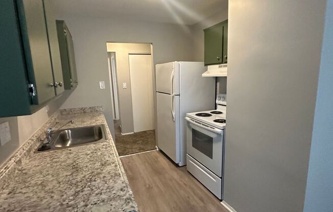 2 beds, 1 bath, 860 sqft, $1,375, Unit 104