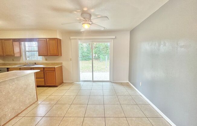 3 beds, 2 baths, $1,600