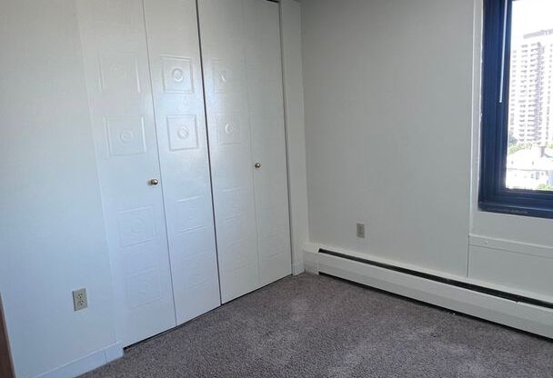 2 beds, 1 bath, 710 sqft, $1,250, Unit # 1309