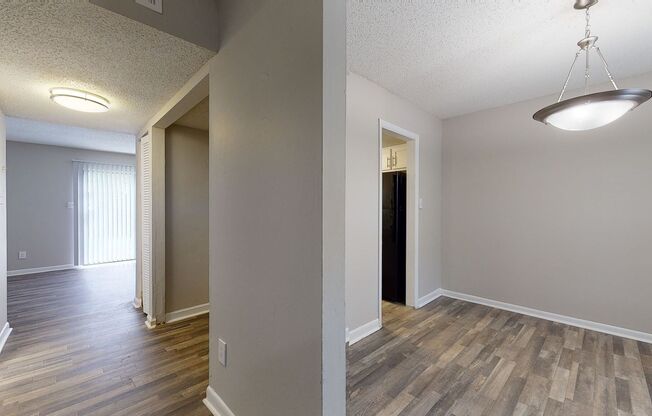 3 beds, 1.5 baths, 1,300 sqft, $1,439, Unit 120H