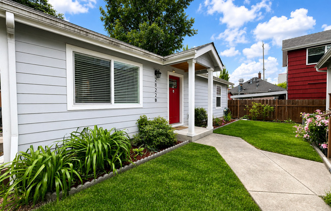 Modern Kerns 2BD ADU - Walk to Portland's Best Dining, Coffee and Nightlife