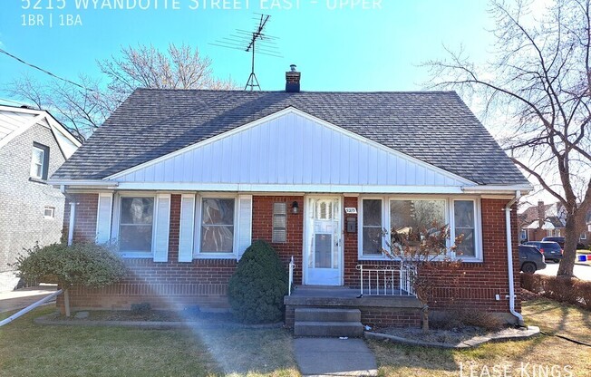 5215 WYANDOTTE ST E