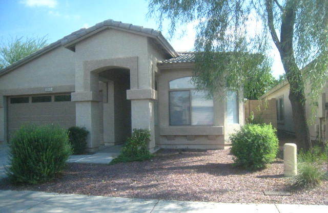 3 beds, 2 baths, $2,050