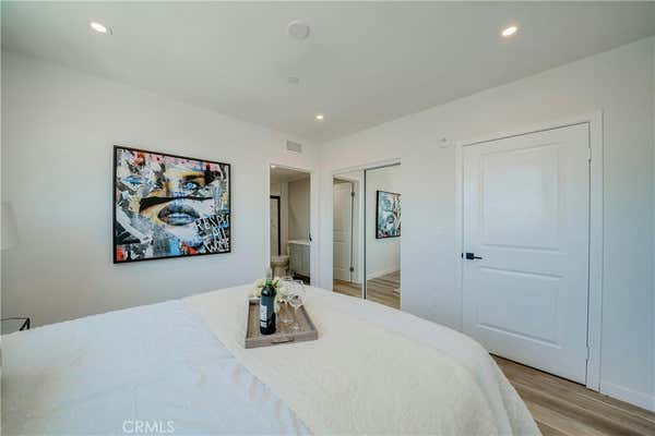 3 beds, 3 baths, 1,300 sqft, $3,499, Unit 301