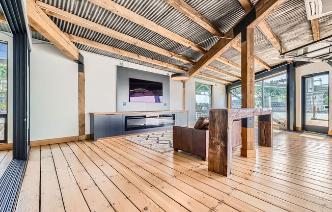 Lake Union Waterfront Apartment