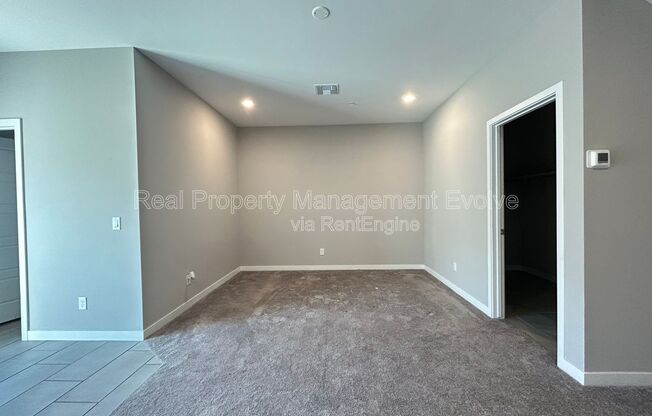 2244 W LAURIE LN