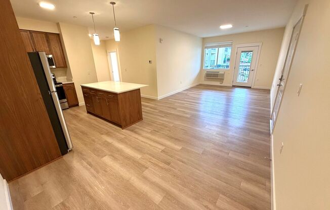 2 beds, 1 bath, $1,910, Unit C309