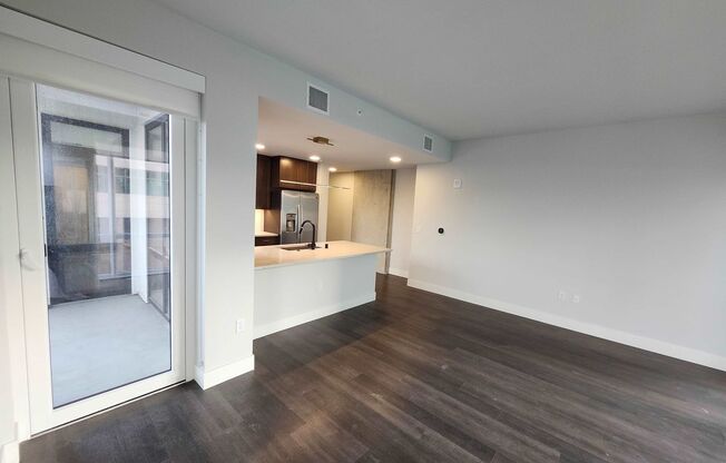 1 bed, 1 bath, 808 sqft, $2,295, Unit #400