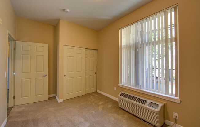 2 beds, 1 bath, 1,000 sqft, $1,900, Unit 244