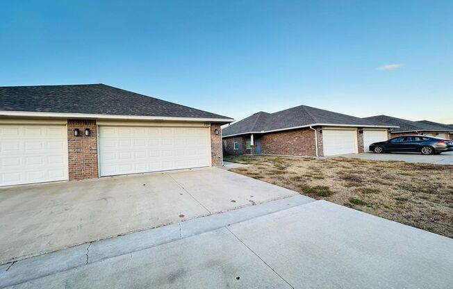 3 Bed 2 Bath Duplex * Moore Schools