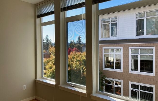 Harbor Square Condominium