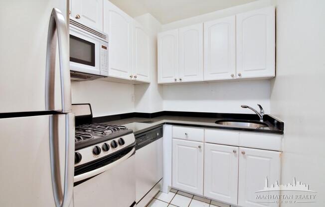 1 bed, 1 bath, $4,400, Unit LOBBYH