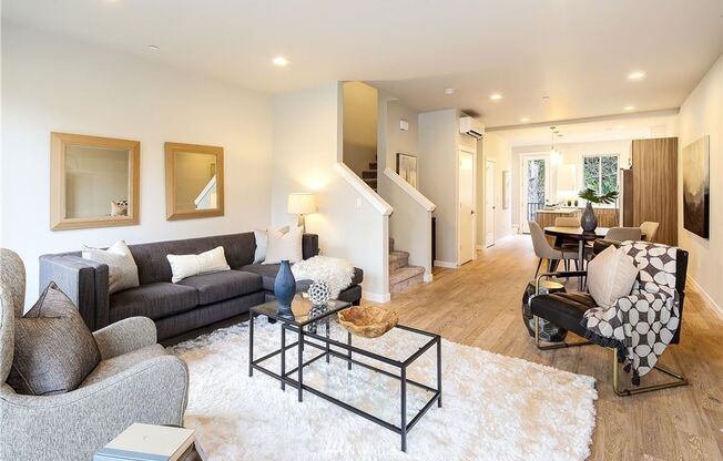 Modern 2 bedroom Comfort in the Heart of Edmonds