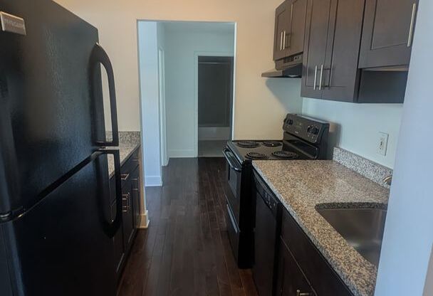1 bed, 1 bath, 689 sqft, $1,500, Unit 111