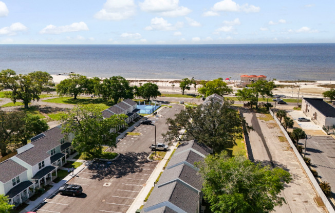 131 CORAL BREEZE DR
