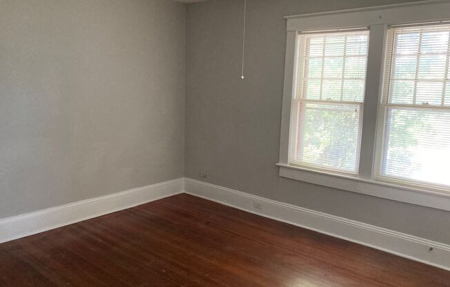 1Bedroom/ 1 Bath Apartment on Fourth St.
