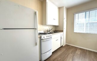 PB Studio just Blocks From the Water!! - DETACHED GARAGE, Laundry Onsite, Community BBQ