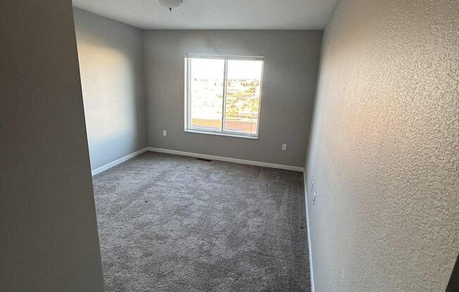 2 beds, 1 bath, 966 sqft, $1,175, Unit 3501-103