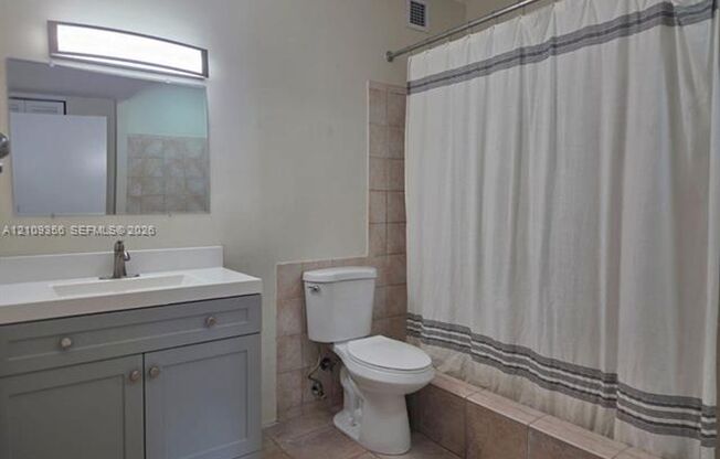 1 bed, 1 bath, $3,000, Unit # 18 UNIVERSITY