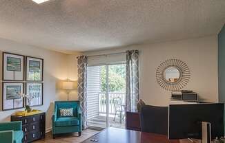 Lakeridge Square Apartments model in Ashland VA