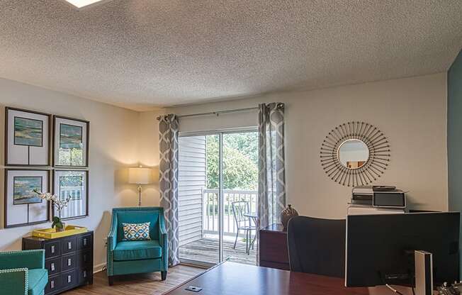 LakeRidge Square Apartments