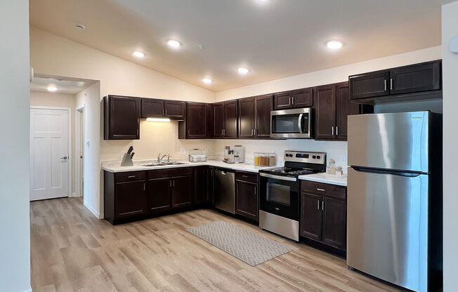 2 beds, 1 bath, 1,040 sqft, $1,485, Unit AT 709-39