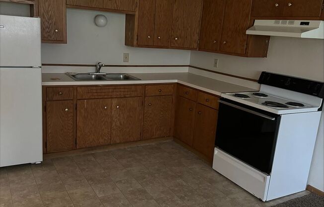 1 bed, 1 bath, $815, Unit 4