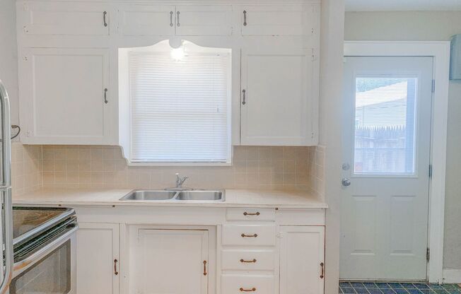 Pre-Leasing - 2 bed 1 bath