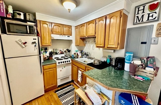 2 FOSTER CT