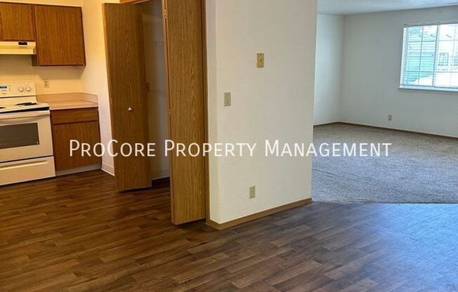 2 beds, 1 bath, 1,000 sqft, $1,250, Unit 200