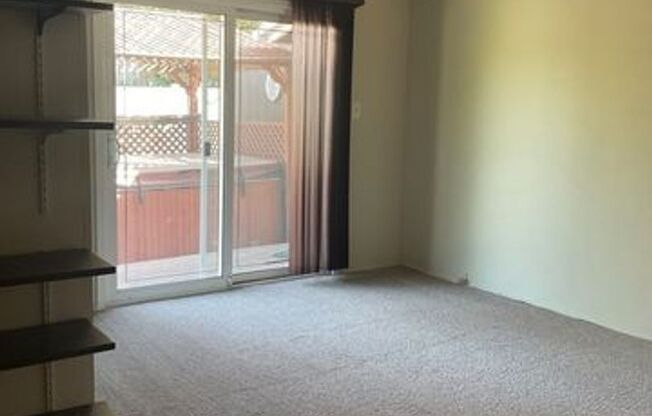 5 bed 2 Bathroom in Riverside