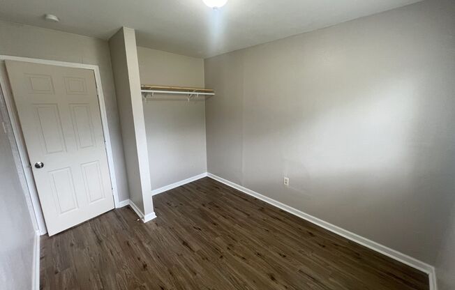 3 beds, 1 bath, $895