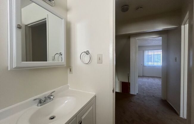 2 beds, 1.5 baths, 850 sqft, $2,350, Unit 9