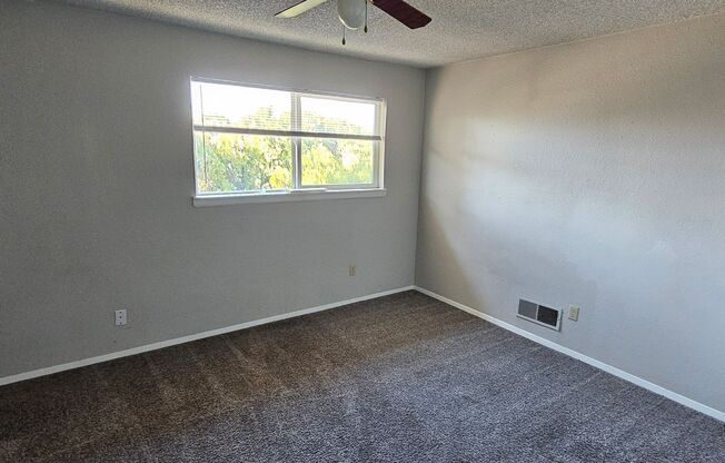 2 beds, 1 bath, $1,295, Unit 2237 S Salmon Lane