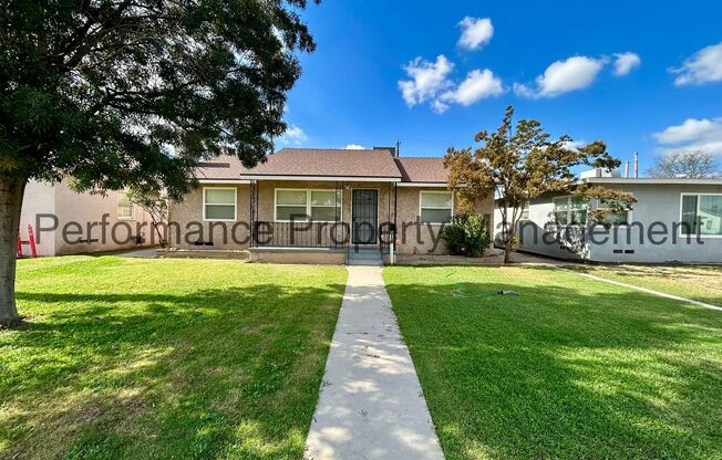 Cute 3 Bed/1 Bath SW Bakersfield Home with Security Deposit Alternative Option